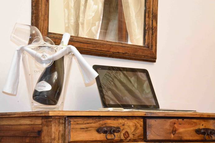 Imagen de la habitación del Hotel Castello di Giuliano. Foto 5