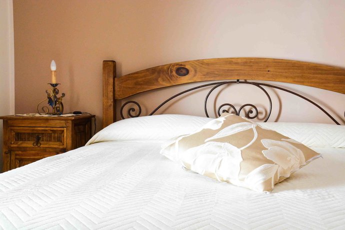 Imagen de la habitación del Hotel Castello di Giuliano. Foto 7