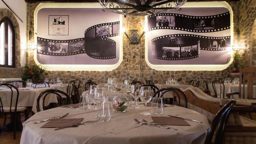 Imagen del bar/restaurante del Hotel Castello di Giuliano. Foto 3