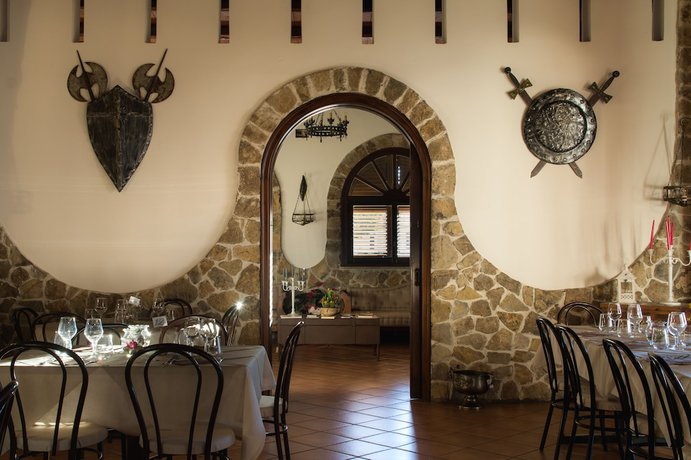 Imagen del bar/restaurante del Hotel Castello di Giuliano. Foto 4