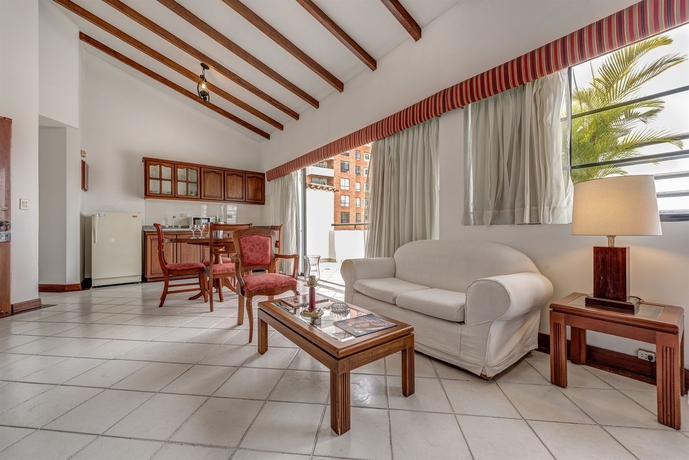 Imagen de la habitación del Hotel Castell&oacute;n De Juanamb&uacute; Suites. Foto 4