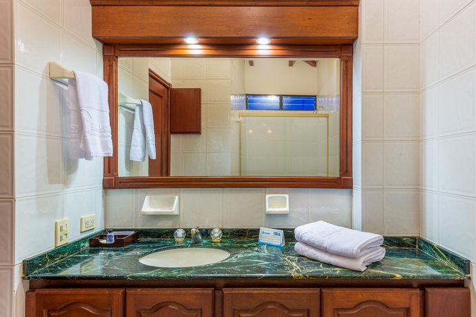 Imagen de la habitación del Hotel Castell&oacute;n De Juanamb&uacute; Suites. Foto 8