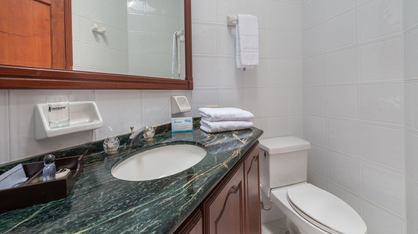 Imagen de la habitación del Hotel Castell&oacute;n De Juanamb&uacute; Suites. Foto 9