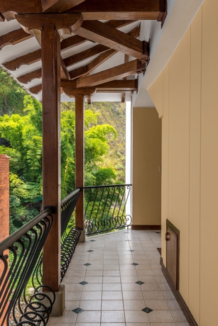 Imagen de la habitación del Hotel Castell&oacute;n De Juanamb&uacute; Suites. Foto 11