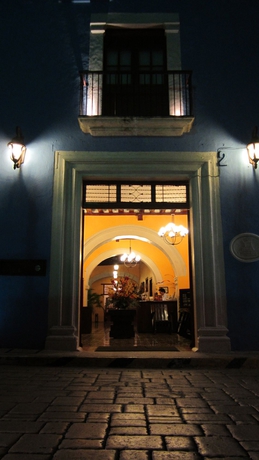 Imagen de los exteriores del Hotel Castelmar, Campeche. Foto 3