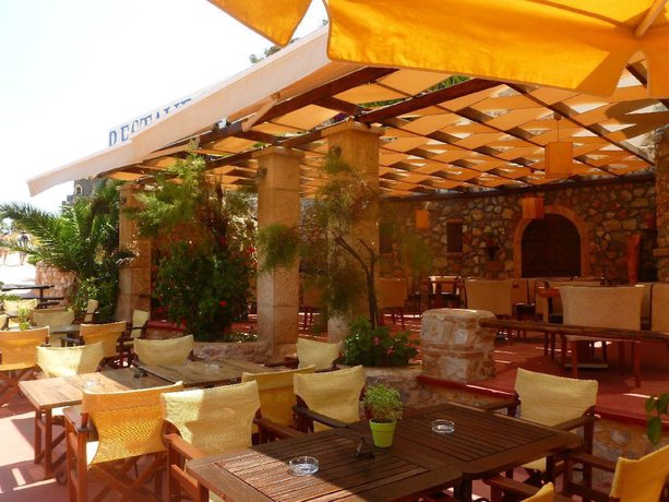 Imagen del bar/restaurante del Hotel Castelo Beach, Agia Marina. Foto 3