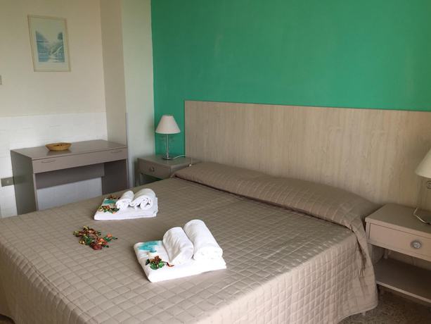 Imagen de la habitación del Hotel Castelsardo Domus Beach. Foto 18