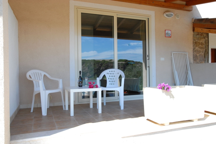 Imagen de los exteriores del Hotel Castelsardo Resort Village. Foto 7