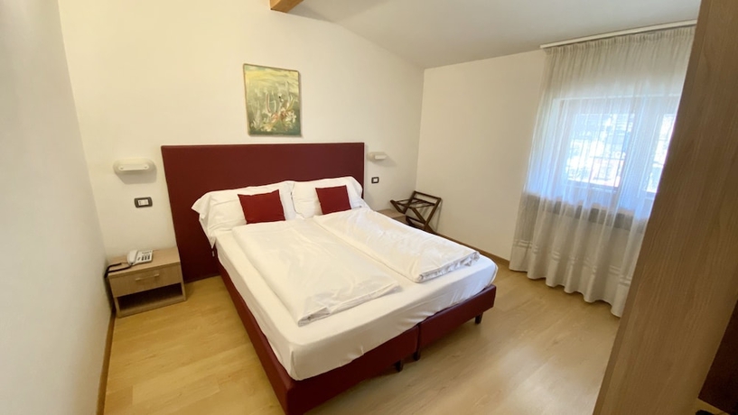Imagen de la habitación del Hotel Casteluce Funivie. Foto 8