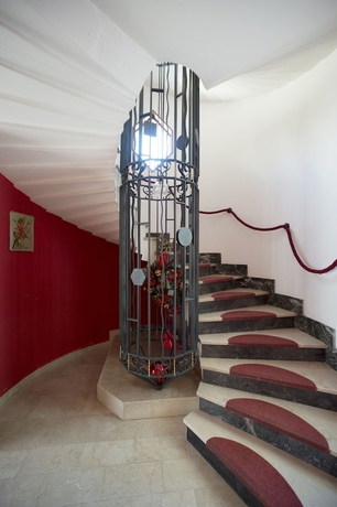 Imagen de los interiores del Hotel Casteluce Funivie. Foto 13
