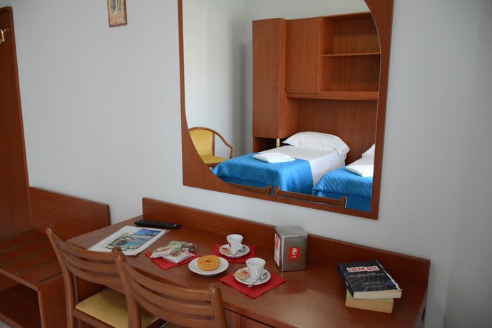 Imagen de la habitación del Hotel Castelvetere. Foto 2