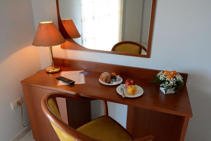Imagen de la habitación del Hotel Castelvetere. Foto 16