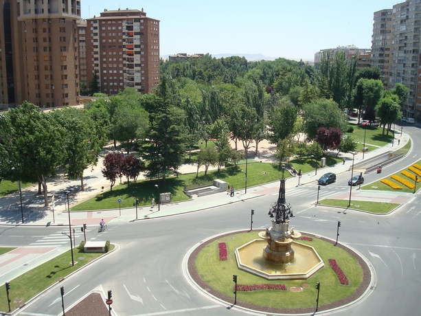 Imagen de los exteriores del Hotel Castilla, Albacete. Foto 14