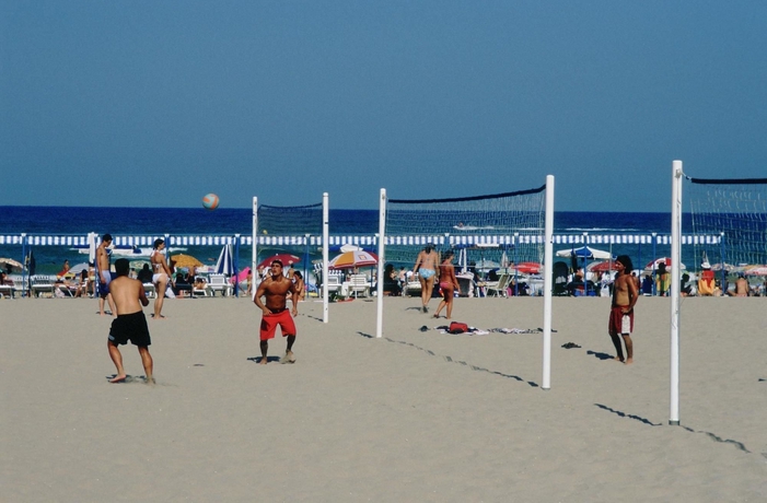 Imagen de los exteriores del Hotel Castilla Alicante. Foto 10