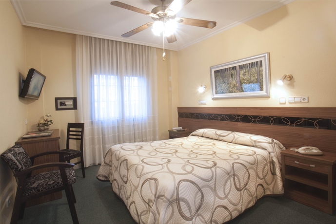 Imagen de la habitación del Hotel Castilla, Gijón. Foto 5