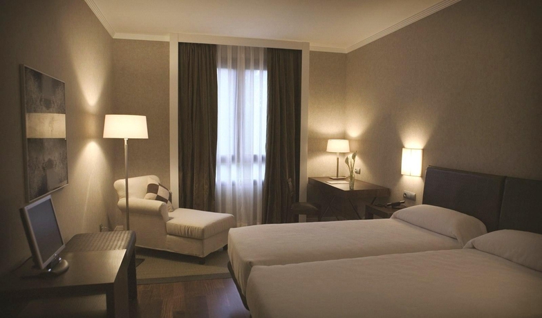 Imagen de la habitación del Hotel Castilla Termal Balneario De Olmedo. Foto 7