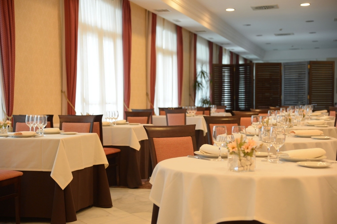 Imagen del bar/restaurante del Hotel Castilla Termal Balneario De Solares. Foto 5