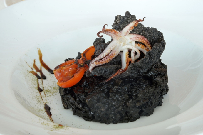 Imagen del bar/restaurante del Hotel Castilla Termal Balneario De Solares. Foto 6