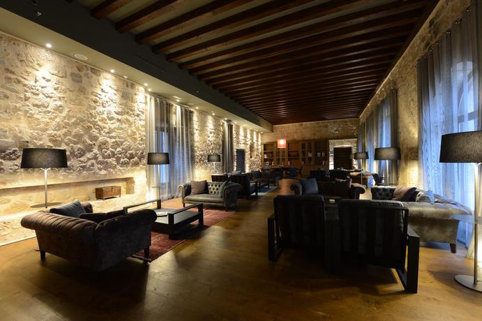 Imagen de los interiores del Hotel Castilla Termal Monasterio De Valbuena. Foto 16