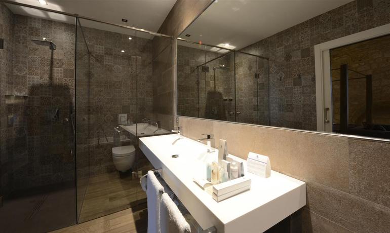 Imagen de la habitación del Hotel Castilla Termal Monasterio De Valbuena. Foto 10