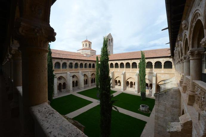Imagen de los exteriores del Hotel Castilla Termal Monasterio De Valbuena. Foto 13