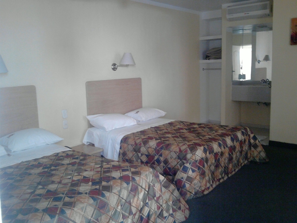 Imagen de la habitación del Hotel Castilla Y Leon. Foto 3