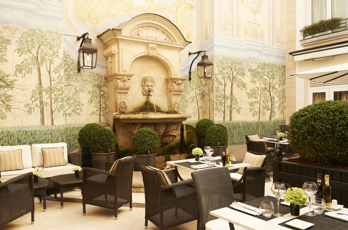 Imagen del bar/restaurante del Hotel Castille Paris. Foto 2