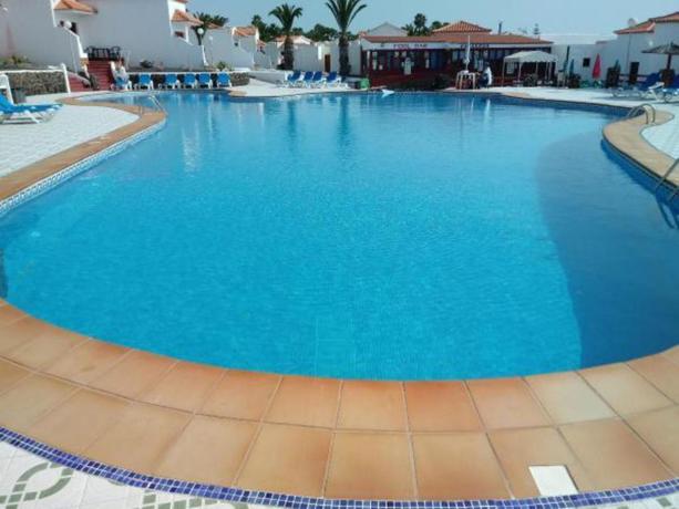 Imagen de la piscina del Hotel Castillo Beach Park. Foto 12