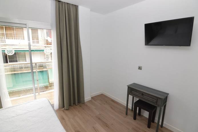 Imagen de la habitación del Hotel Castillo Benidorm. Foto 4