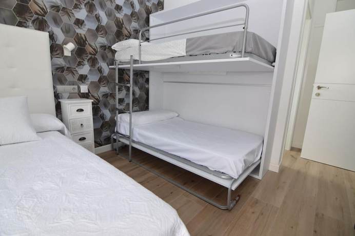 Imagen de la habitación del Hotel Castillo Benidorm. Foto 6