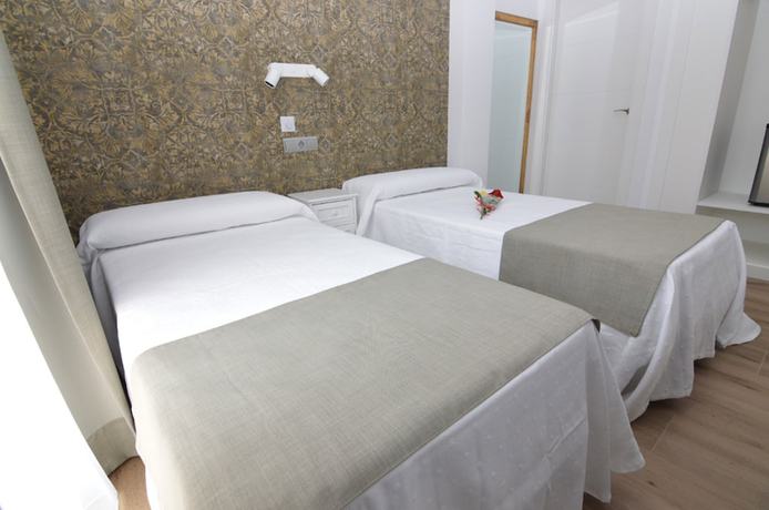 Imagen de la habitación del Hotel Castillo Benidorm. Foto 7