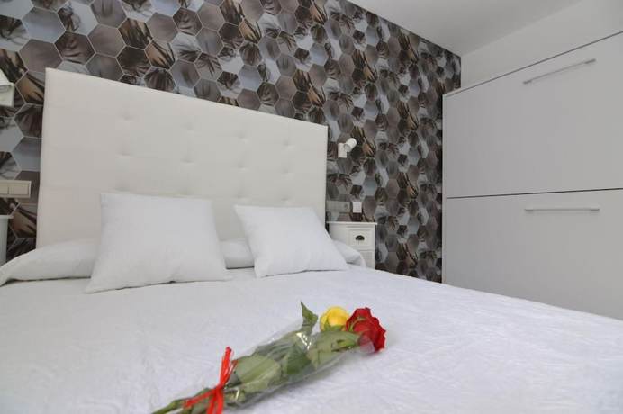 Imagen de la habitación del Hotel Castillo Benidorm. Foto 10