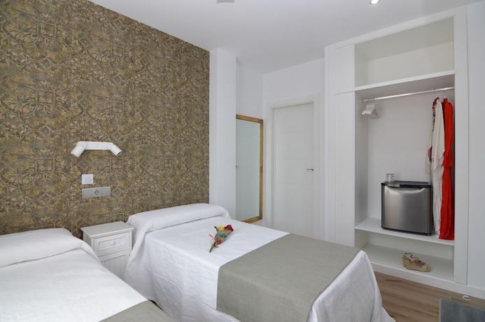 Imagen de la habitación del Hotel Castillo Benidorm. Foto 12