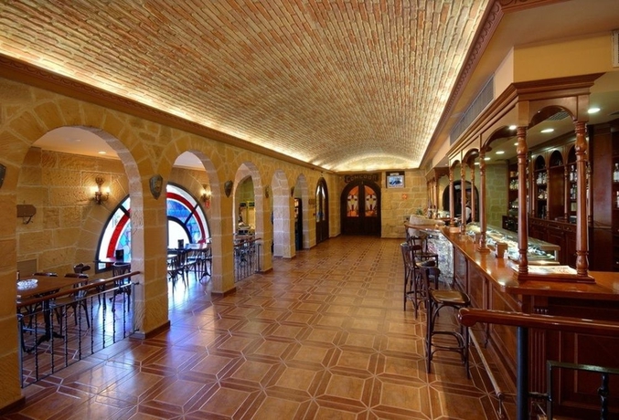 Imagen del bar/restaurante del Hotel Castillo Bonavia. Foto 2