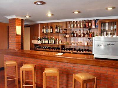 Imagen del bar/restaurante del Hotel Castillo Capioví. Foto 2