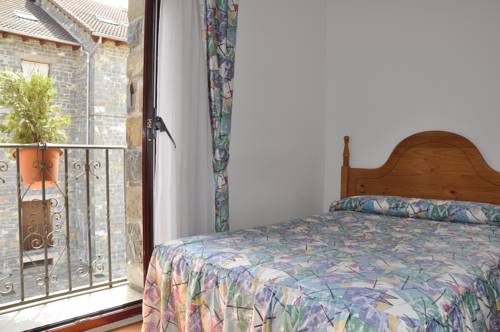 Imagen de la habitación del Hotel Castillo D'acher. Foto 5