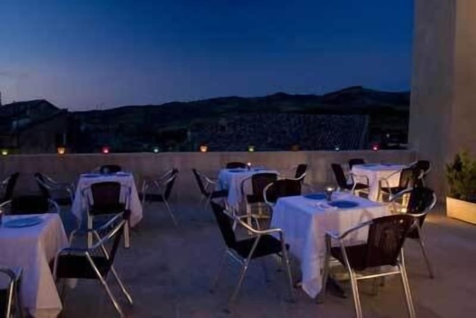 Imagen del bar/restaurante del Hotel Castillo De Ateca. Foto 4