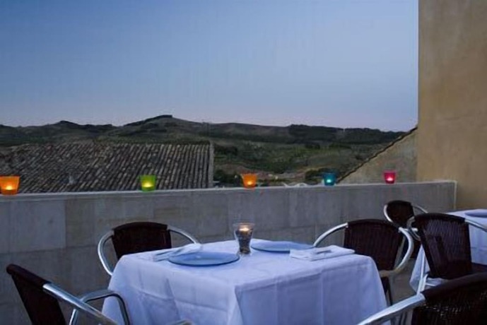 Imagen del bar/restaurante del Hotel Castillo De Ateca. Foto 5