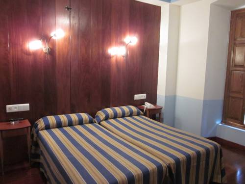 Imagen de la habitación del Hotel Castillo De Gauzón. Foto 3