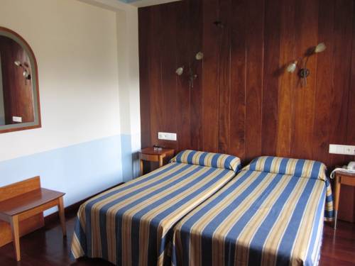 Imagen de la habitación del Hotel Castillo De Gauzón. Foto 4