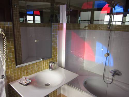 Imagen de la habitación del Hotel Castillo De Gauzón. Foto 5