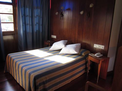 Imagen de la habitación del Hotel Castillo De Gauzón. Foto 7