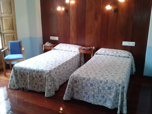 Imagen de la habitación del Hotel Castillo De Gauzón. Foto 9