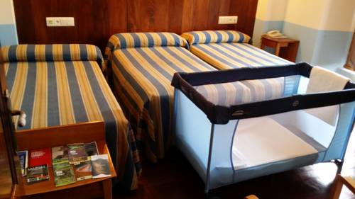 Imagen de la habitación del Hotel Castillo De Gauzón. Foto 10