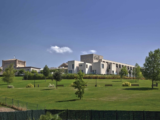 Imagen de los exteriores del Hotel Castillo De Gorraiz and Spa. Foto 9