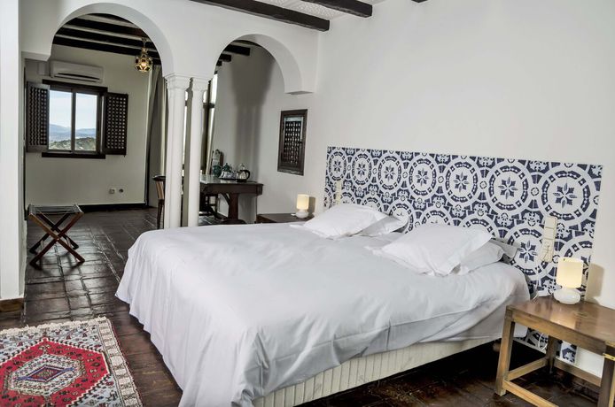 Imagen de la habitación del Hotel Castillo De Monda. Foto 7