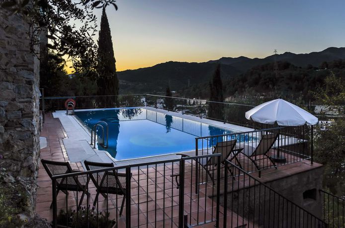 Imagen de la piscina del Hotel Castillo De Monda. Foto 18