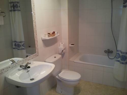 Imagen de la habitación del Hotel Castillo De Montemayor. Foto 7