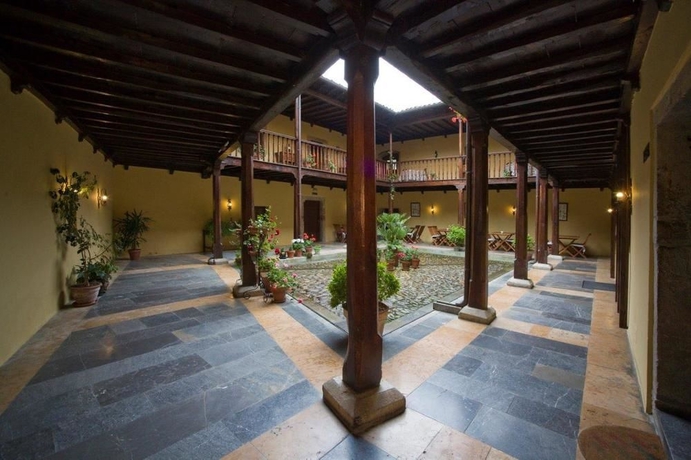 Imagen de los interiores del Hotel Castillo De Valdés Salas. Foto 12