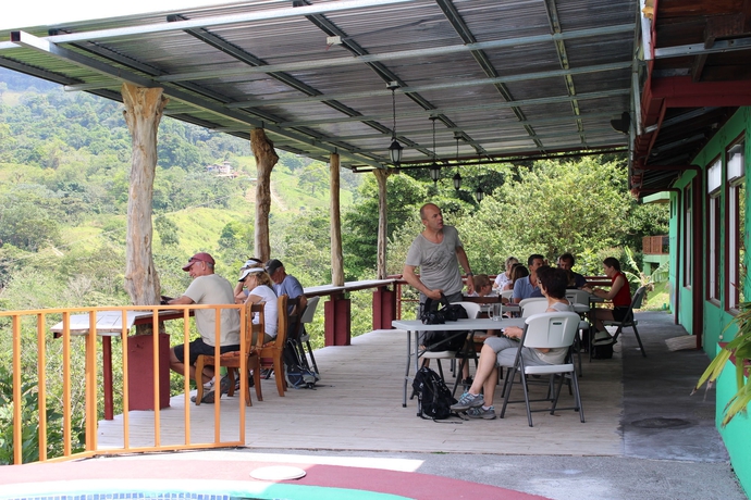 Imagen del bar/restaurante del Hotel Castillo Del Arenal. Foto 3